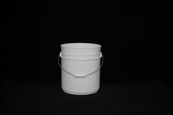 White Round 5 Gallon Plastic Buckets UV Resistant With Lid For Industry Agriculture Food Medicine