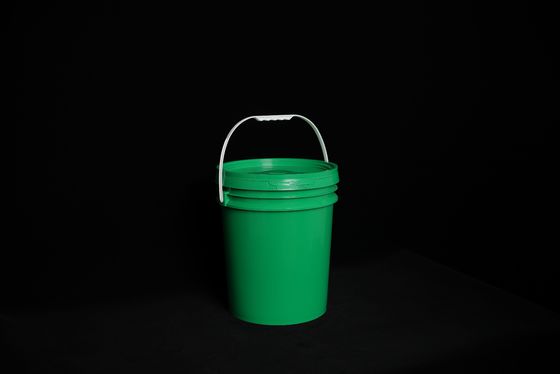 Multi Purpose Metal Handled Lubricant Bucket For Easy Pouring